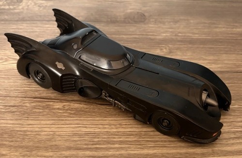 Jada toys 1989 batmobile - toys,