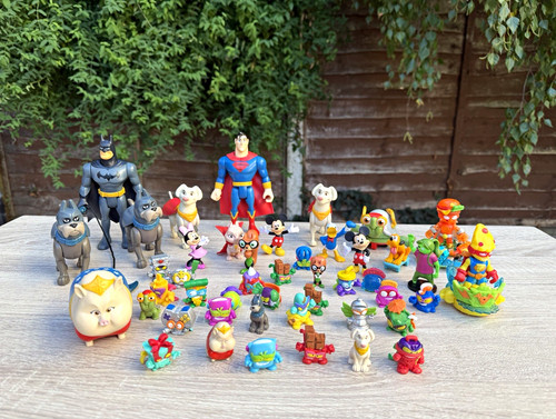Mixed character toy figures - mixed,